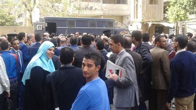 محامو شبرا ينهون اعتصامهم بالمحكمة ويعودون للتظاهر اليوم