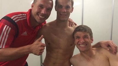 لاعبو ألمانيا يحتفلون بالتأهل لنصف نهائي المونديال على 