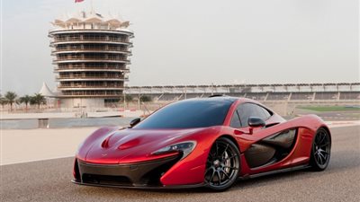 معرض دبي يختتم فعالياته بعرض سيارات الأثرياء