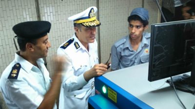 فضالى يبحث مع شرطة النقل خطط تأمين مترو الأنفاق