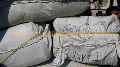 بالصور.. ضبط طن وربع بضائع مهربة بمنفذ الرسوم الجمركي ببورسعيد