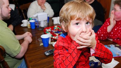 كيف توقفين طفلك عن استخدام الألفاظ 