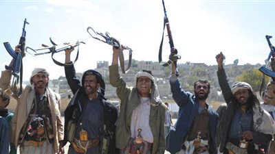 جماعة الحوثي تزعم إطلاق صاروخ سكود على قاعدة عسكرية سعودية بالرياض