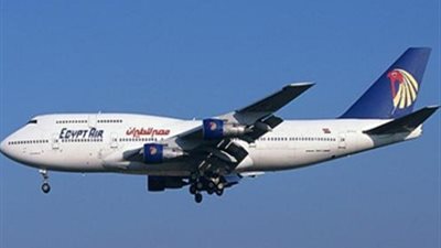 توقف طائرة مصرية في إسطنبول لإصابة قائدها بوعكة مفاجئة