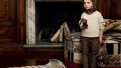 بالصور.. اختاري أحدث تشكيلة لملابس طفلك