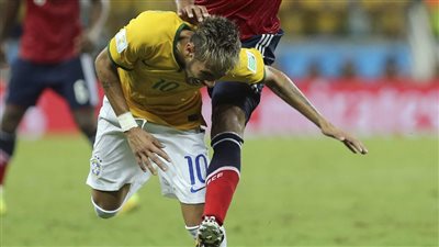 كاميلو زونيجا: لم أتعمد إصابة «نيمار»