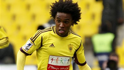 «ويليان» بعد إصابة «نيمار»: «تشجع يا صديقي.. الجميع يتمنى لك الشفاء»