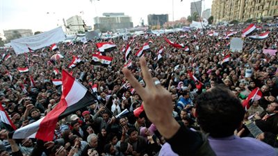 «مصر على صفيح ساخن».. إجراءات أمنية مشددة في الذكرى الثانية لثورة 30 يونيو.. حكومة «محلب» تعلن حالة الطوارئ القصوى.. «الصحة» تدفع بـ2715 سيارة إسعاف.. وإغلاق محطة مترو &#