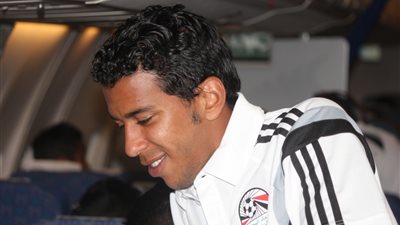 «لاب توب» حمودي يثير سخرية لاعبي المنتخب في السنغال