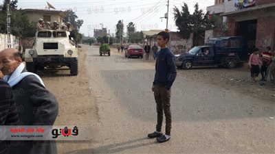 بالصور.. انتشار«الجيش» داخل قرية المعزول لتأمين لجان الاستفتاء