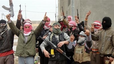 «السخرية» سلاح السلميين لمواجهة «داعش».. مستخدمو «تويتر» يقللون من أهمية التنظيم بـ«أغانٍ محرفة».. مغردون: «إن كنت ناسي.. أفجّرك».. «ده حلمنا طول