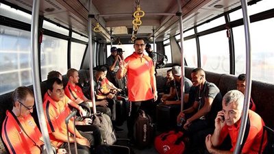 بالصور.. أهلي دبي يصل الصين استعدادا لنهائي دوري أبطال آسيا