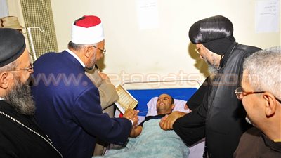 بالصور.. رياضيون ورجال الدين الإسلامي والمسيحي يزورون «مصابي سيناء»