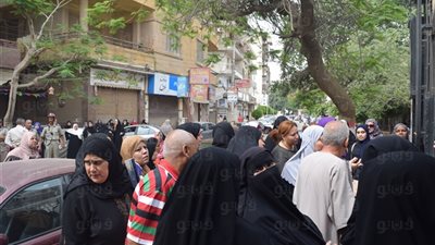 أولياء أمور طلاب «أم المؤمنين» يطالبون بمراعاة تزامن الامتحان مع رمضان