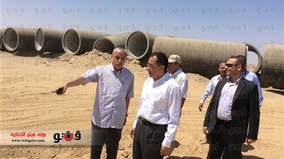 وزير الإسكان يتفقد 