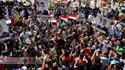 الحزن يخيم على العالم العربي والإسلامي في عيد الفطر.. أسلاك شائكة واعتصامات وتفجيرات.. مؤيدو 