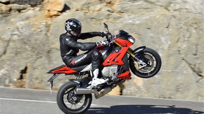 بالصور.. «S 1000 R» أحدث دراجات «BMW» النارية في 2014