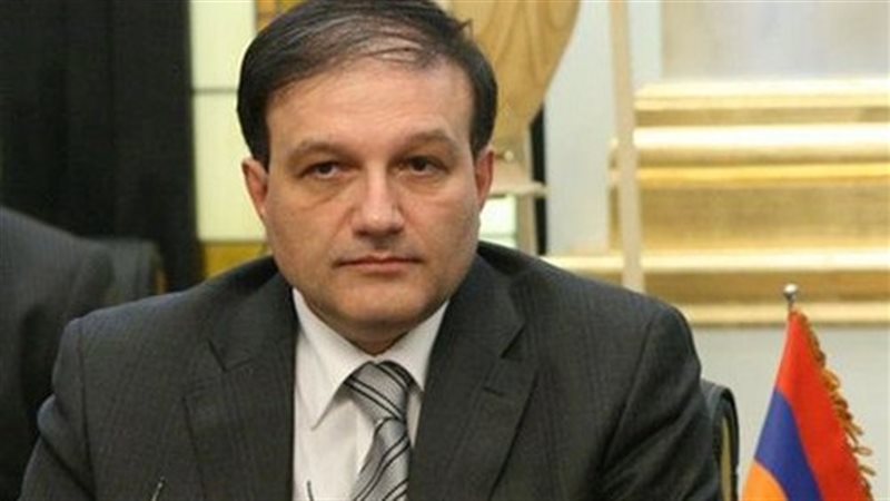  أرمين ملكونيان سفير