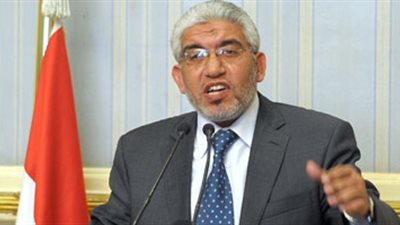 وزير النقل يتفقد أعمال التطوير بميناء نويبع