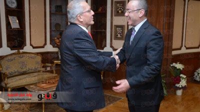 وزير الطيران يلتقي السفير المالطي لبحث التعاون بين البلدين