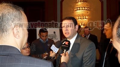 وزير التموين يجتمع بـ