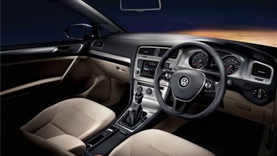 سيارة فولكس فاجن جولف 