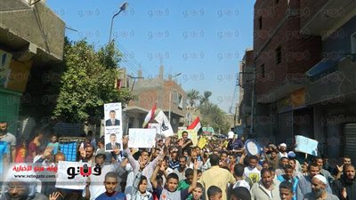 بالصور.. أنصار «الإرهابية» ينظمون مسيرة بـ«دلجا» للدعوة لمقاطعة الاستفتاء