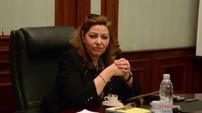 سعاد الخولي تزور غرفة عمليات الأزمات والطوارئ بالإسكندرية