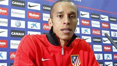 الإصابة تهدد مشاركة مدافع البرازيل في ديربي ميلانو