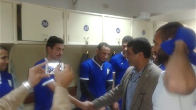 «العشري» يجتمع بلاعبي المقاولون