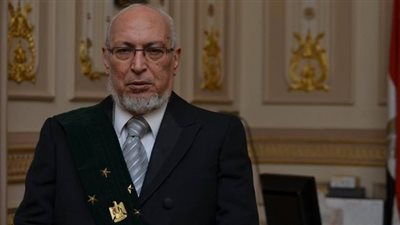 مستشارون يطالبون 