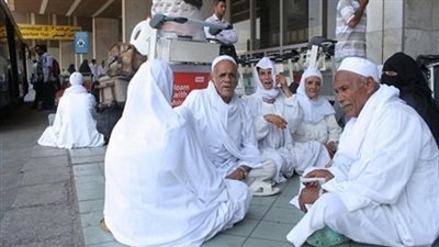 تذمر 36 معتمرا بمطار القاهرة لتخلف حقائبهم عن الوصول