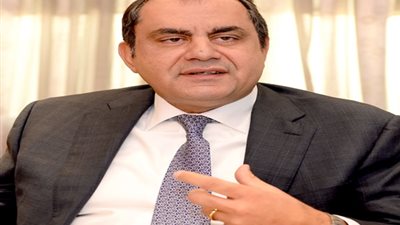 طارق قنديل: شهادات استثمار «قناة السويس» لن توزع بـ«الكوتة»