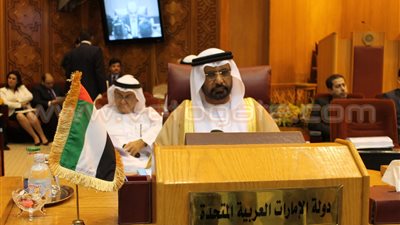 مندوب الإمارات يبدأ رئاسته لـ «الجامعة» بدقيقة حداد على شهداء التحالف