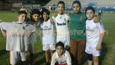 بالفيديو..أسرة الطالب المتهم بالعمل لـ«الجزيرة»..«والدته»:ابني مش إخوان..بلطجية لفقوا له التهمة..وضباط القسم بيعاملوه كويس..«شقيقته»: كان نفسه يطلع ضابط..وقال عن شهداء سي