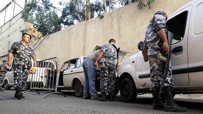 قوات الأمن اللبنانية تغلق بيروت قبل اجتماع وتظاهرات