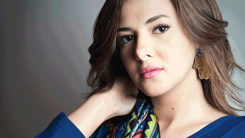 الفنانة دنيا سمير