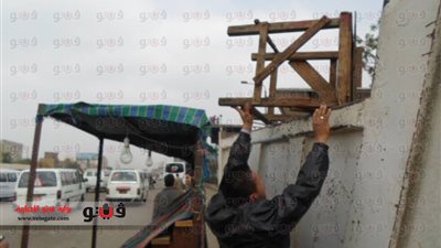 بالصور.. حملة لإزالة الأكشاك المخالفة والباعة الجائلين بشبرا الخيمة