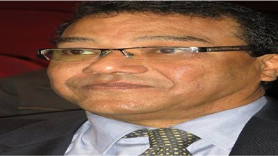 إطلاق أسماء رواد المسرح على جوائز 