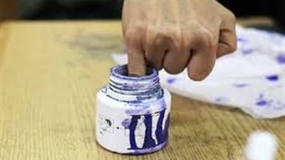 مكبرات صوت تحث المواطنين النزول للاستفتاء بـ«تسلم الأيادي»