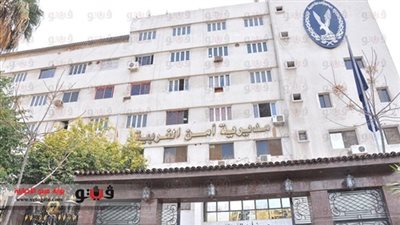 ضابط شرطة يرفض رشوة من سيدة لزيارة شقيقها بالسجن