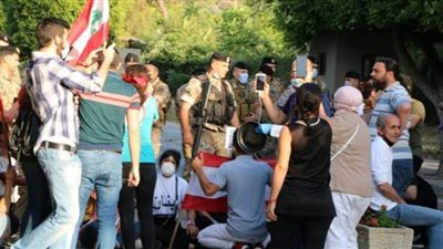 مواجهات بين الأمن اللبناني ومتظاهرين أمام القصر الرئاسي