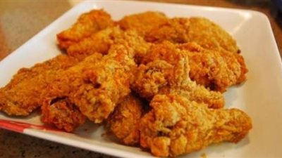 طريقة عمل أجنحة الدجاج المقرمشة