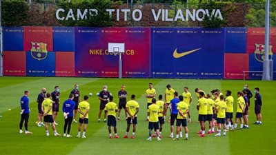 بالكمامات.. برشلونة يخوض مرانه استعداداً لليجا