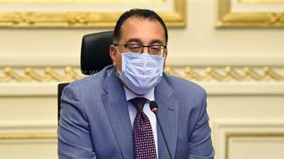 مدبولي: خط ساخن بكل محافظة لمتابعة شكاوى المواطنين واستفساراتهم بشأن كورونا | صور