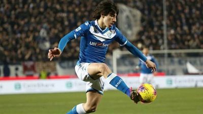 نجم بريشيا الإيطالي يرفض الانضمام إلى برشلونة وباريس سان جيرمان