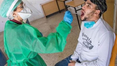 اللجنة العلمية لمكافحة كورونا: هناك 22 بحثا علميا مصريا لعلاج الفيروس