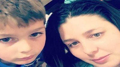 الكلاب فتكت به.. مصرع صبي أمام منزله في ولاية أمريكية