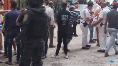 مصرع شخص وإصابة آخر في انهيار شرفة عقار بالإسكندرية | صور