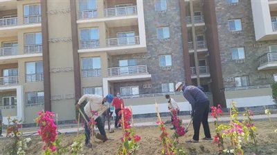 رئيس مدينة دمياط الجديدة يتفقد أعمال الزراعة وتنسيق الموقع بمشروع 